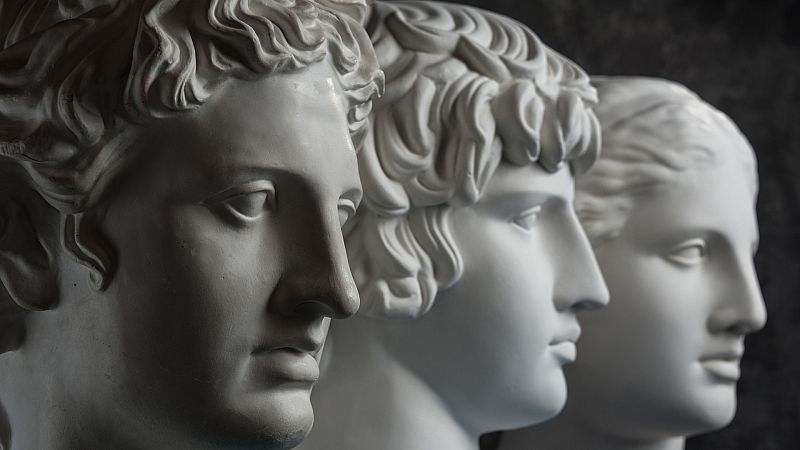 Lo de husmear en las vidas ajenas también fue cosa de los antiguos romanos. Lo de husmear en las vidas ajenas también fue cosa de los antiguos romanos.