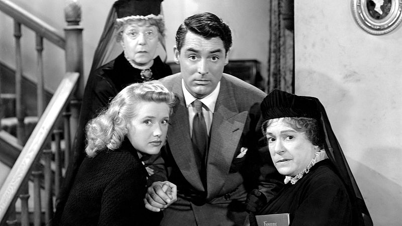 'Arsénico por compasión': la película más macabra, hilarante y alocada de Gary Grant 'Arsénico por compasión': la película más macabra, hilarante y alocada de Gary Grant