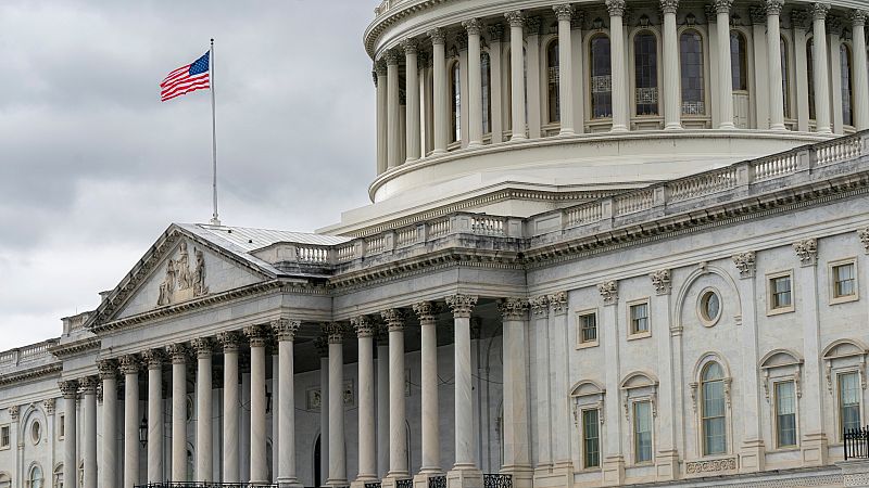 El Congreso de EE.UU. aprueba una medida provisional para evitar el cierre del Gobierno