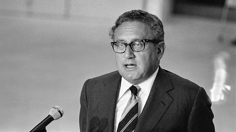 Henry Kissinger: el secretario de Estado estadounidense pronuncia un discurso en septiembre de 1976