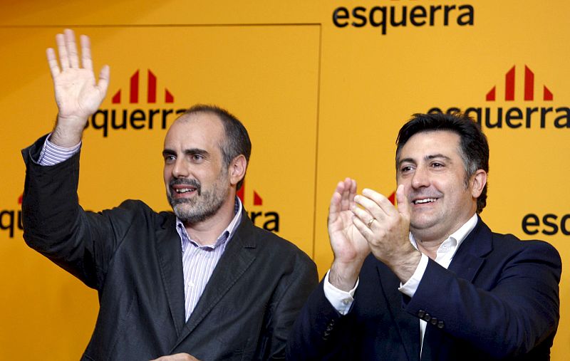 Joan Puigcercós y Joan Ridao, tras conocer que seguirán dirigiendo ERC como presidente y secretario general del partido tras el Congreso interno de 2008