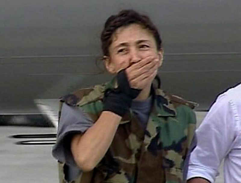 Una de las primeras imágenes de Ingrid Betancourt tras su liberación y sufrir seis años de cautiverio