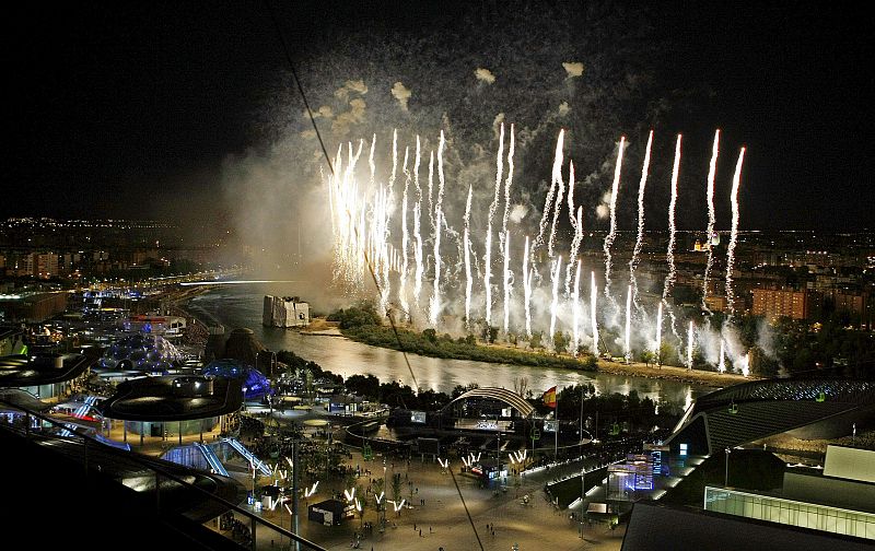 Fuegos artificiales cierran la Expo de Zaragoza