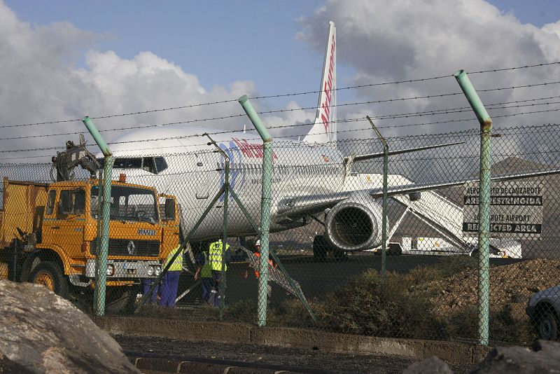 SE SALE UN AVIÓN DE LA PISTA EN EL AEROPUERTO DE LANZAROTE