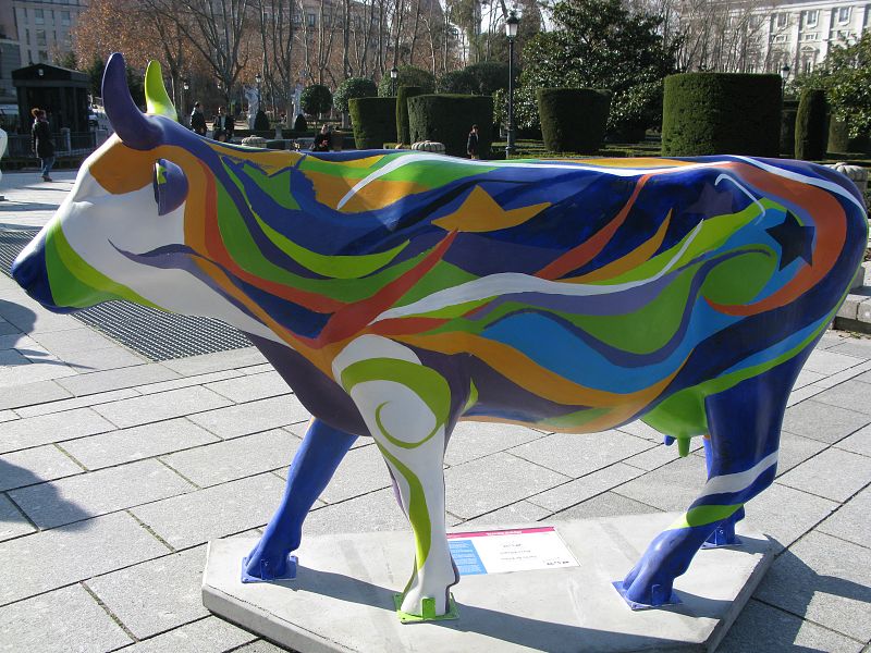 La vaca "sueño de venus" se encuentra situada en la Plaza de Oriente junto al Palacio Real