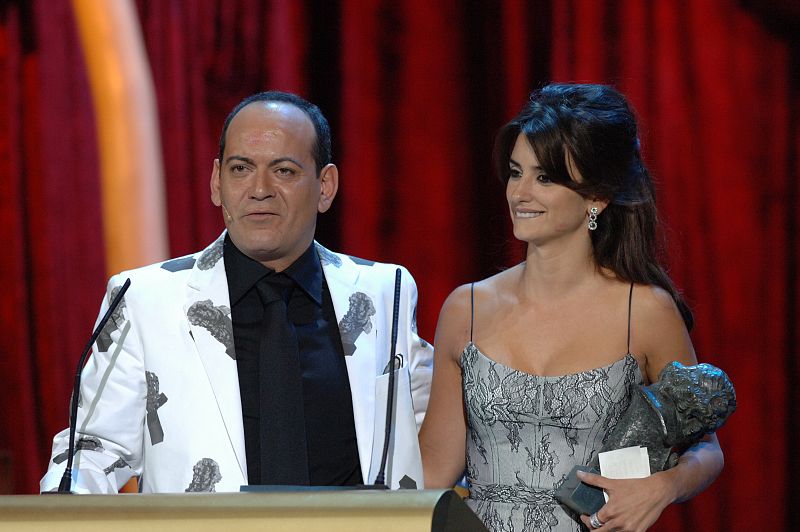 Penélope Cruz junto al actor José Corbacho en los Premios Goya