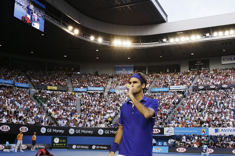 Federer, antes de comenzar el encuentro contra Nadal, su particular bestia negra.