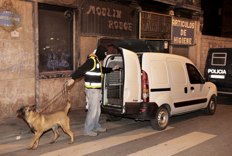 DIECISIETE DETENIDOS EN BILBAO ACUSADOS DE FINANCIAR A AL QAEDA EN EL MAGREB