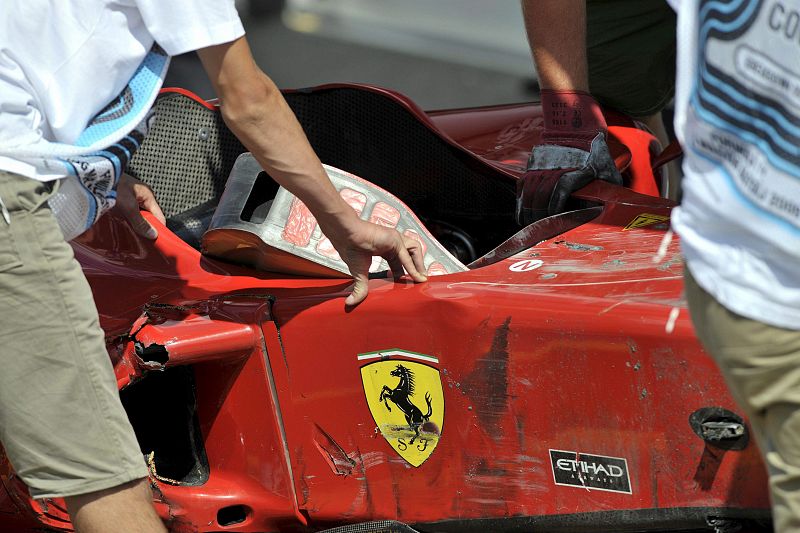 Massa perdió el conocimiento y tuvo que ser trasladado a las dependencias sanitarias del circuito. En la imagen, un detalle de su Ferrari.