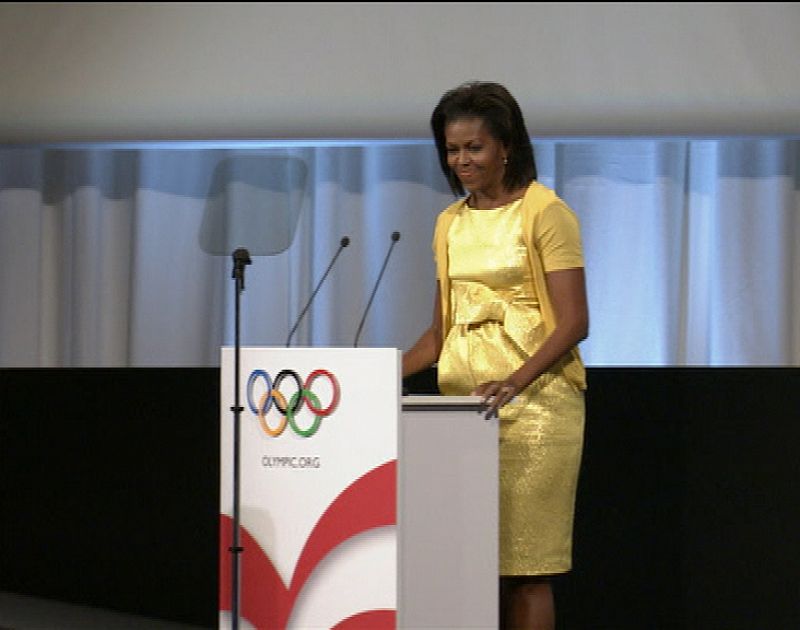 La primera dama estadounidense, Michelle Obama, se dirige a los miembros del COI.