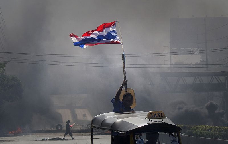 Duros enfrentamientos en Bangkok