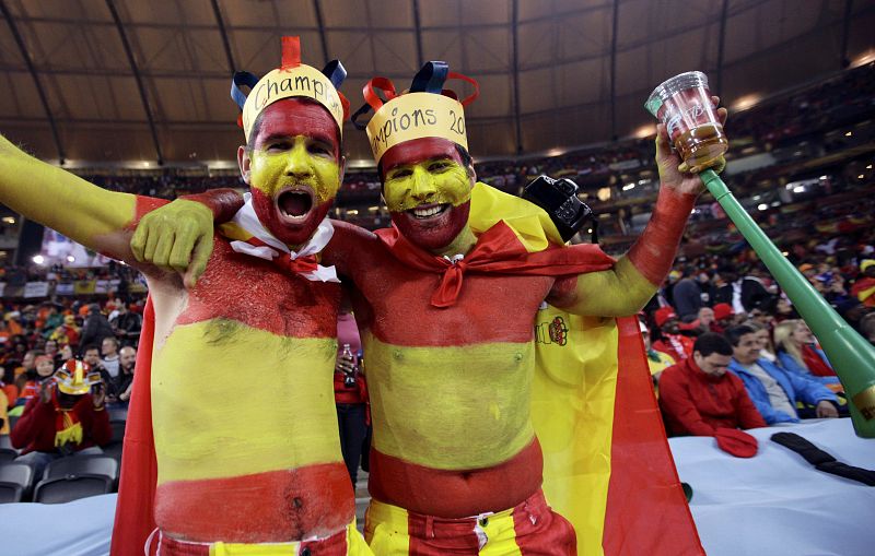 Los seguidores de Holanda y España en la final del Mundial