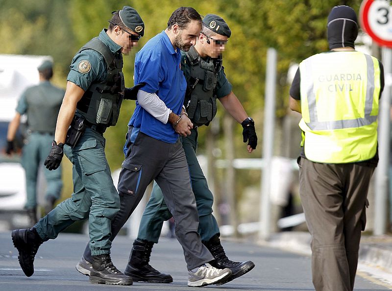 El presunto etarra Javier Atristain, a su llegada a la lonja