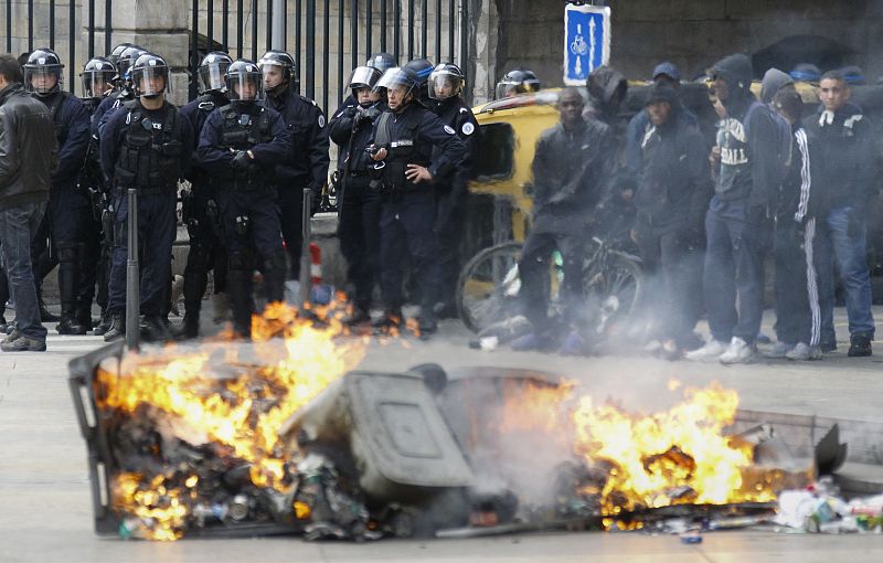 200 institutos franceses de secundaria permanecen cerrados en la protesta contra la reforma de las pensiones