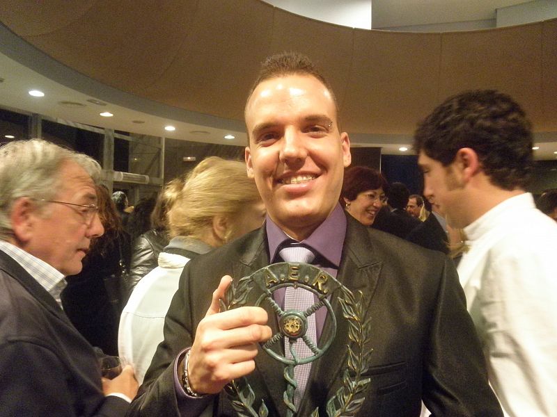 Eduardo Lario ha recibido el premio al 'Mejor Técnico de Control de Sonido'en la II Edición de los Premiso de la Academia de Radio
