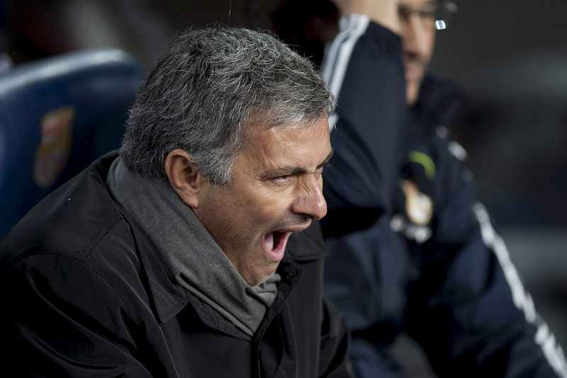 Mourinho, bostezando durante el partido