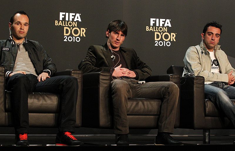 Iniesta, Messi y Xavi, tres jugadores de La Masía reunidos por el Balón de Oro 2010.