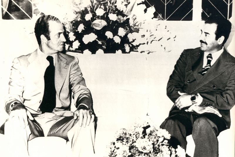 Con el presidente de la República iraquí, Sadam Husein.