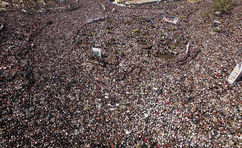 Multitudinaria concentración en la plaza Tahrir para celebrar la 'Marcha de la victoria'