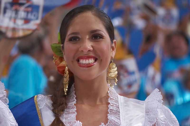 Bailarina de marinera peruana