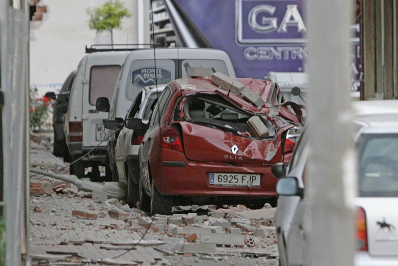 Daños materiales en el barrio de San Diego de Lorca, una de las zonas afectadas por el terremoto