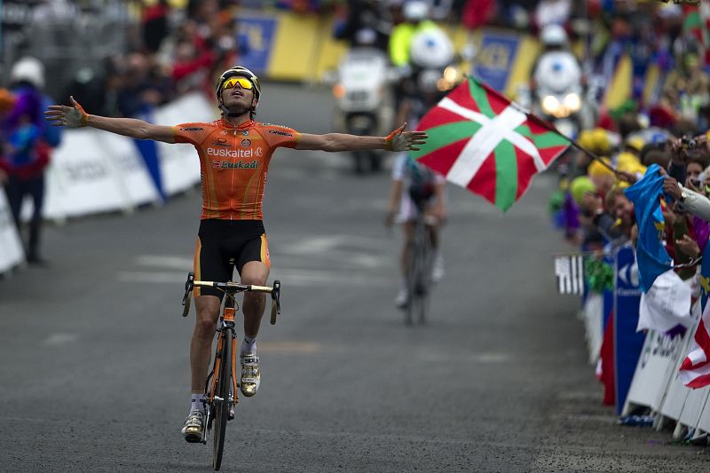 Samuel Sánchez inscribió su nombre en la mítica cima de Luz Ardiden. Fue en la 12ª etapa y terminaría el Tour con el maillot de puntos rojos como mejor escalador de la carerra.