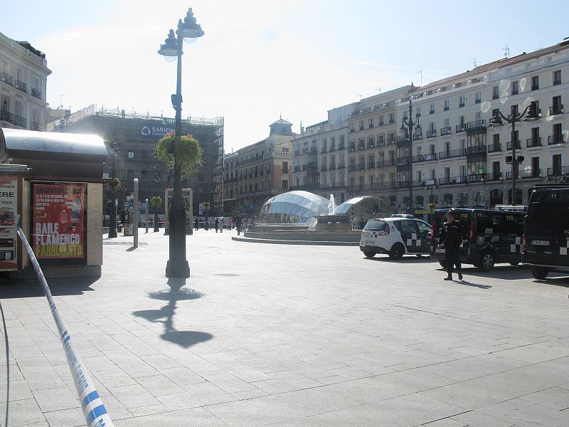 Un fuerte despliegue policial mantiene cerrada la mayor parte de la superficie de Sol