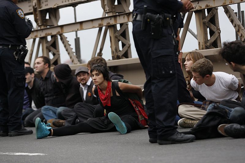 Varios detenidos en el puente de Brooklyn