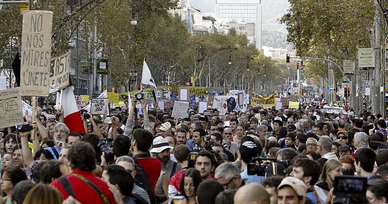 INDIGNADOS PROTESTAN EN BARCELONA