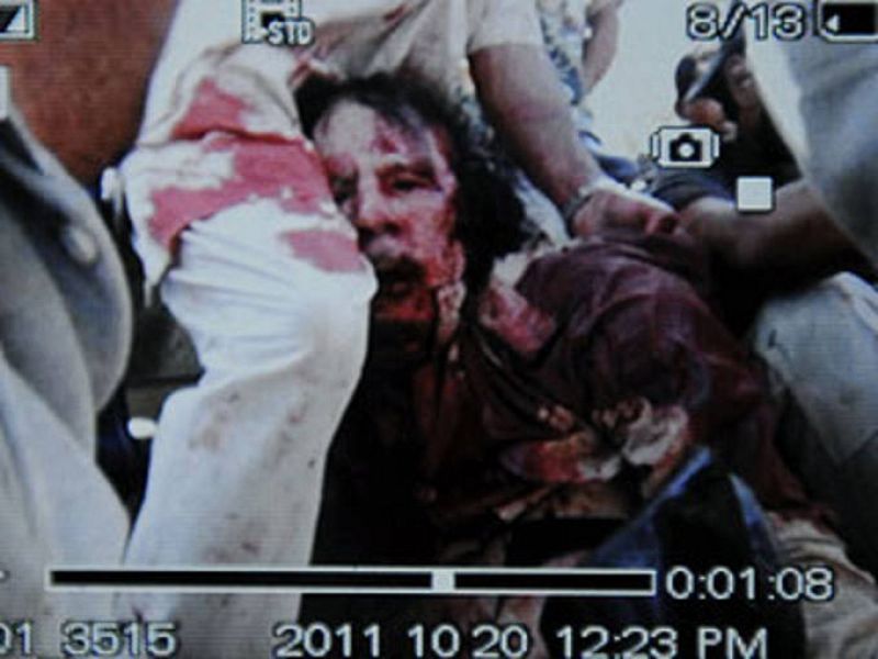 Imagen del cuerpo de Gadafi difundida por Al Jazeera