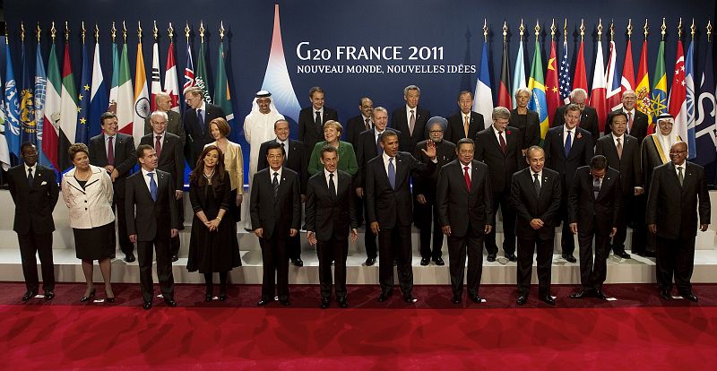 Los líderes mundiales posan en la cumbre del G-20, en Cannes