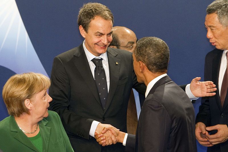 Zapatero y Obama se dan la mano en la cumbre del G-20