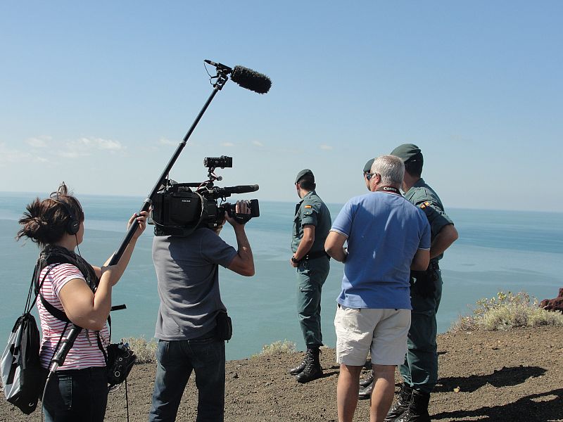 Mirando hacia la mancha producida por la erupción en el Mar de las Calmas