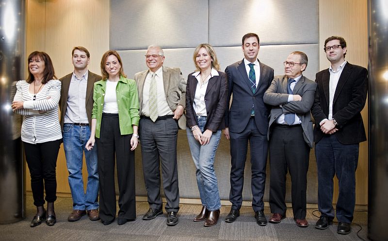 CARMEN CHACÓN CON SU EQUIPO ECONÓMICO