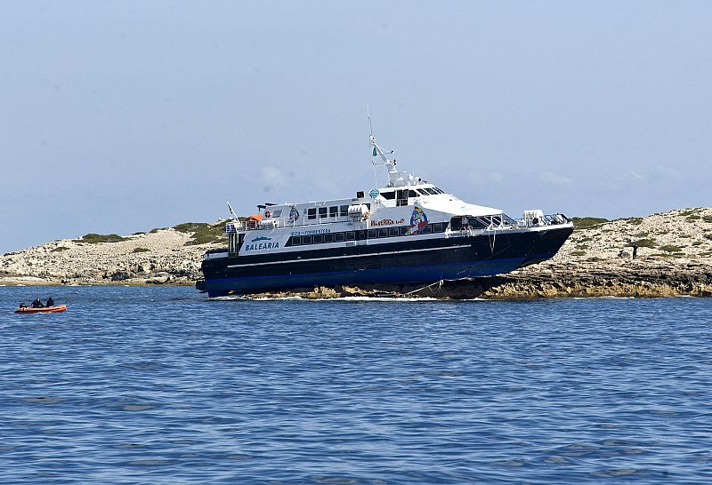 UN HERIDO LEVE AL ENCALLAR UN FERRY CON 29 PERSONAS EN LA ISLA DE FORMENTERA