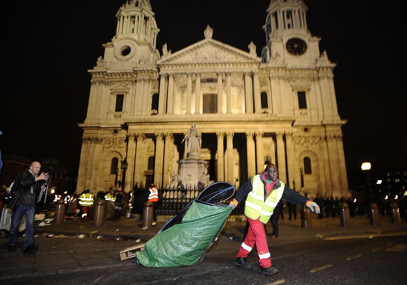 La policía desmantela el campamento de San Pablo