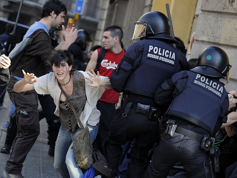 Los mossos han cagado contra un grupo de manifestantes