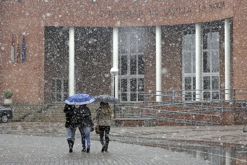 ALBACETE RECIBE CON NIEVE LA PRIMAVERA