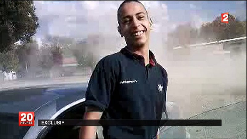 Fotografía tomada de un vídeo difundido por la cadena pública francesa France 2, en el que se ve supuestamente a Mohamed Merah