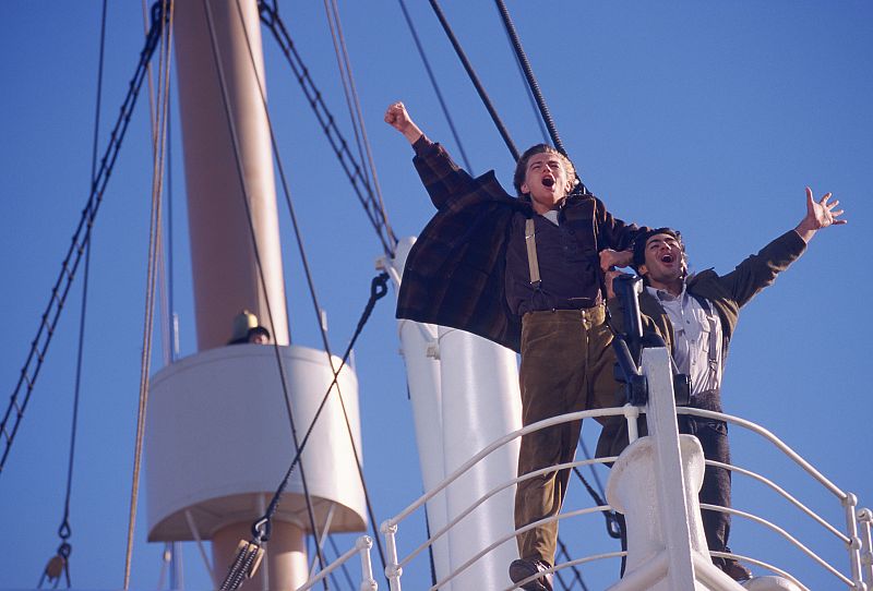Leonardo DiCaprio (Jack Dawson) en la escena en que gritaba: "Soy el rey del mundo"