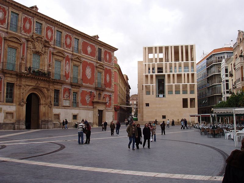 Edificio Moneo, la ampliación del Ayuntamiento de Murcia, junto a la Catedral