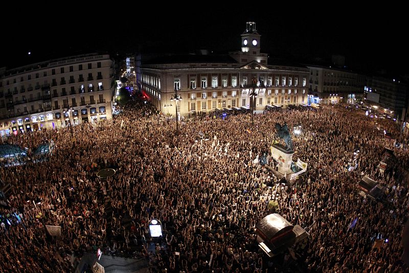 LOS INDIGNADOS DEL 15M ABARROTAN LA PUERTA DEL SOL DE MADRID EN EL PRIMER ANIVERSARIO DEL MOVIMIENTO