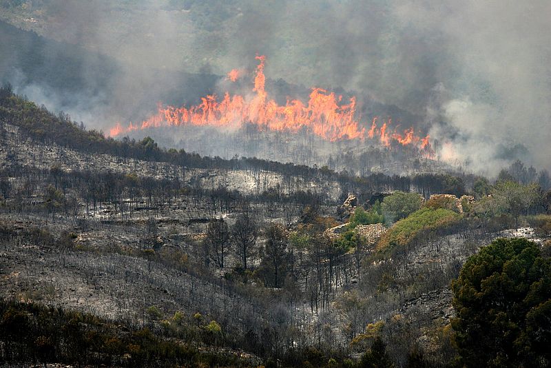 Imágen del miércoles del estado del incendio en Rasquera