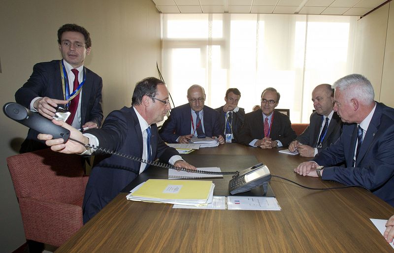 Hollande ha mantenido una reunión bilateral con el primer ministro interino griego, Panayotis Pikrammenos.
