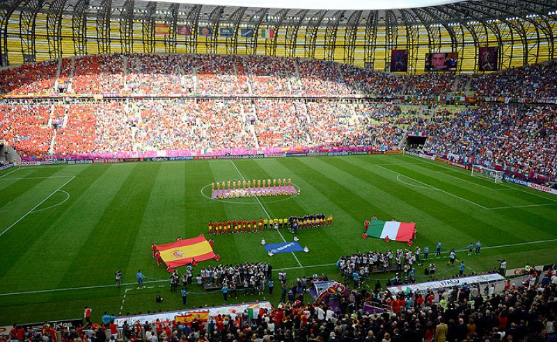 Los momentos previos al partido del debut de España en la Eurocopa 2012, frente a Italia.