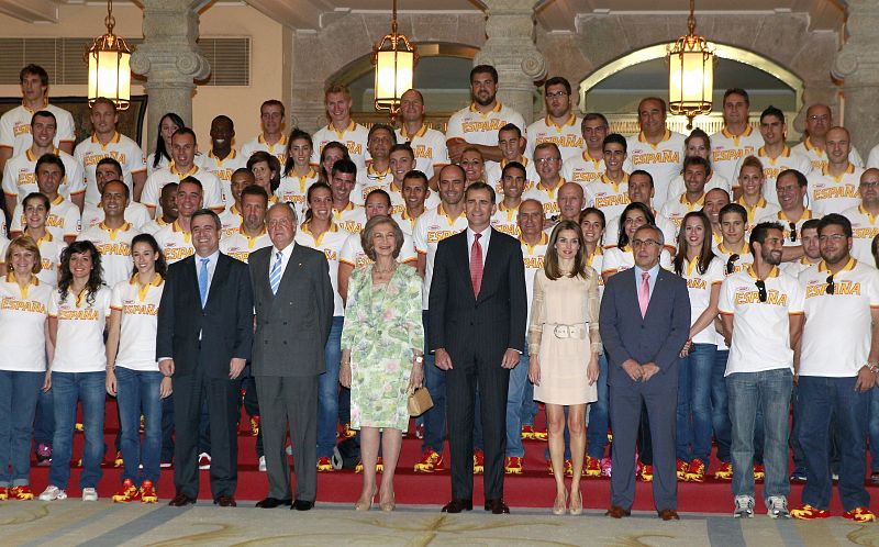 Reyes y Príncipes de Asturias con el equipo español de los Juegos Olímpicos de Londres 2012