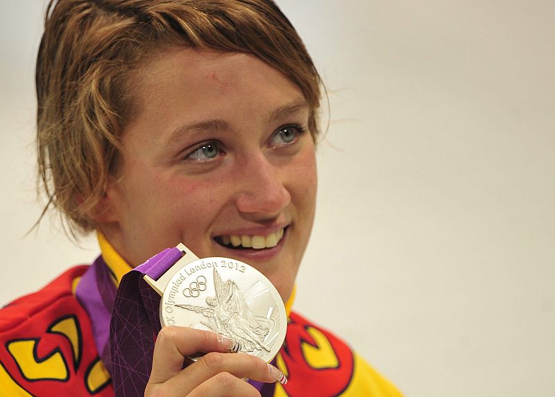 La española Mireia Belmonte Garcia (medalla de plata) reacciona tras competir en la final femenina de 200m estilo mariposa.