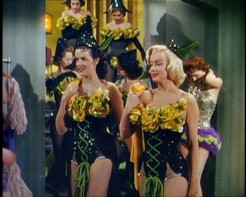 Fotograma de Marilyn Monroe y Jane Russell en 'Los caballeros las prefieren rubias', 1953.