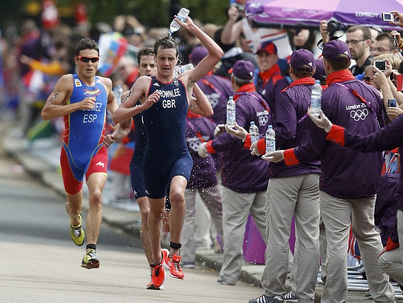 El español Javier Gómez Noya ha estado soberbio en la prueba de triatlón y ha conseguido la plata, la tercera de España en estos campeonatos tras las dos obtenidas por Mireia Belmonte.