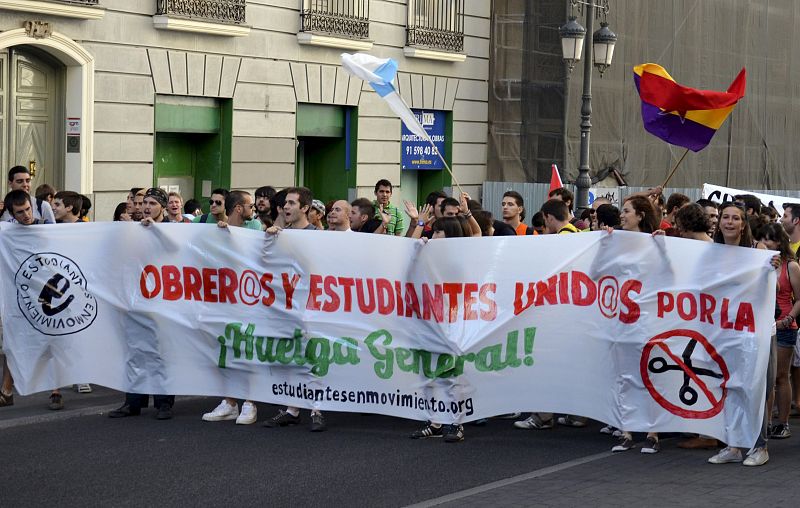 MANIFESTACIÓN CONTRA LOS RECORTES DEL GOBIERNO